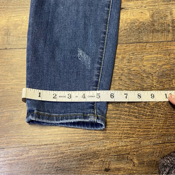 Judy Blue Relaxed Fit Womens Size 32 JB8271 Mid-Rise Blue Denim Jeans Distressed - Picture 5 of 10